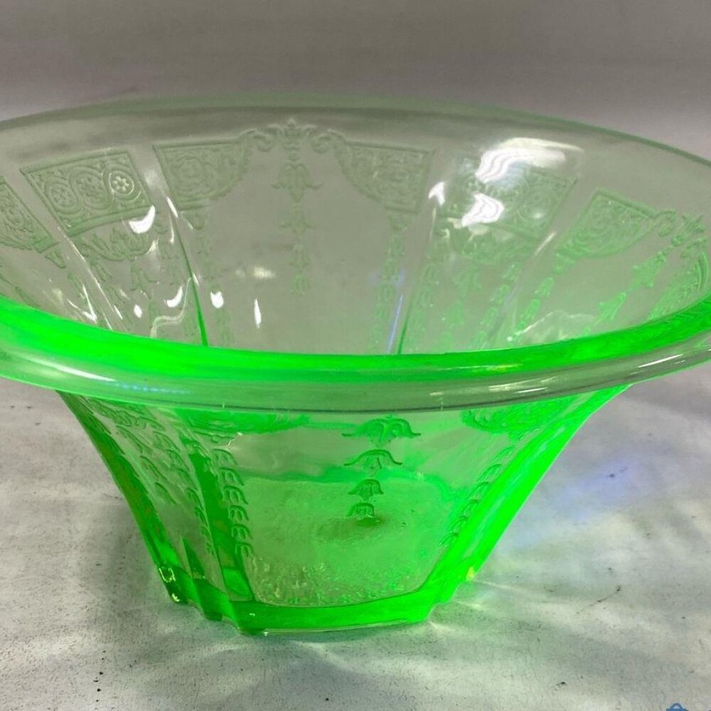 Vintage Anchor Hocking Princess Green Uranium Depression Glass Serving Bowl
